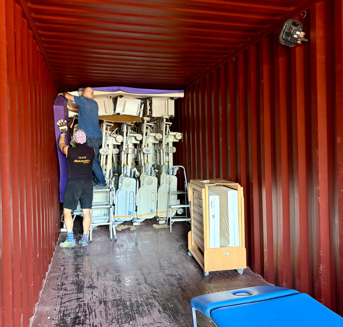 Container mit Klinikmaterial